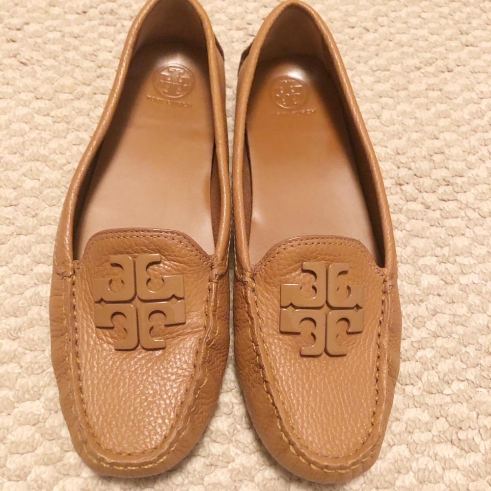 Authentic EUC Tory Burch Loafer